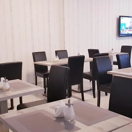 Olympia فندق ريثيمنو