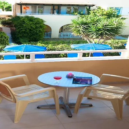 Olympia فندق ريثيمنو