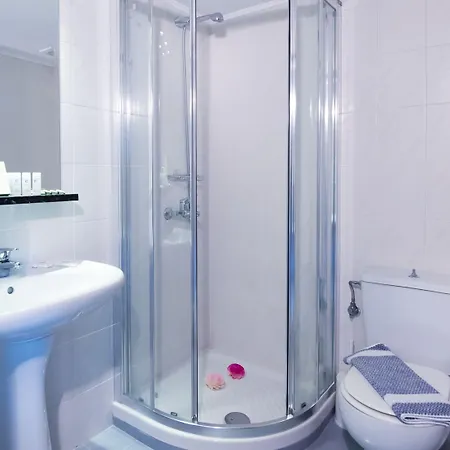 Olympia فندق ريثيمنو